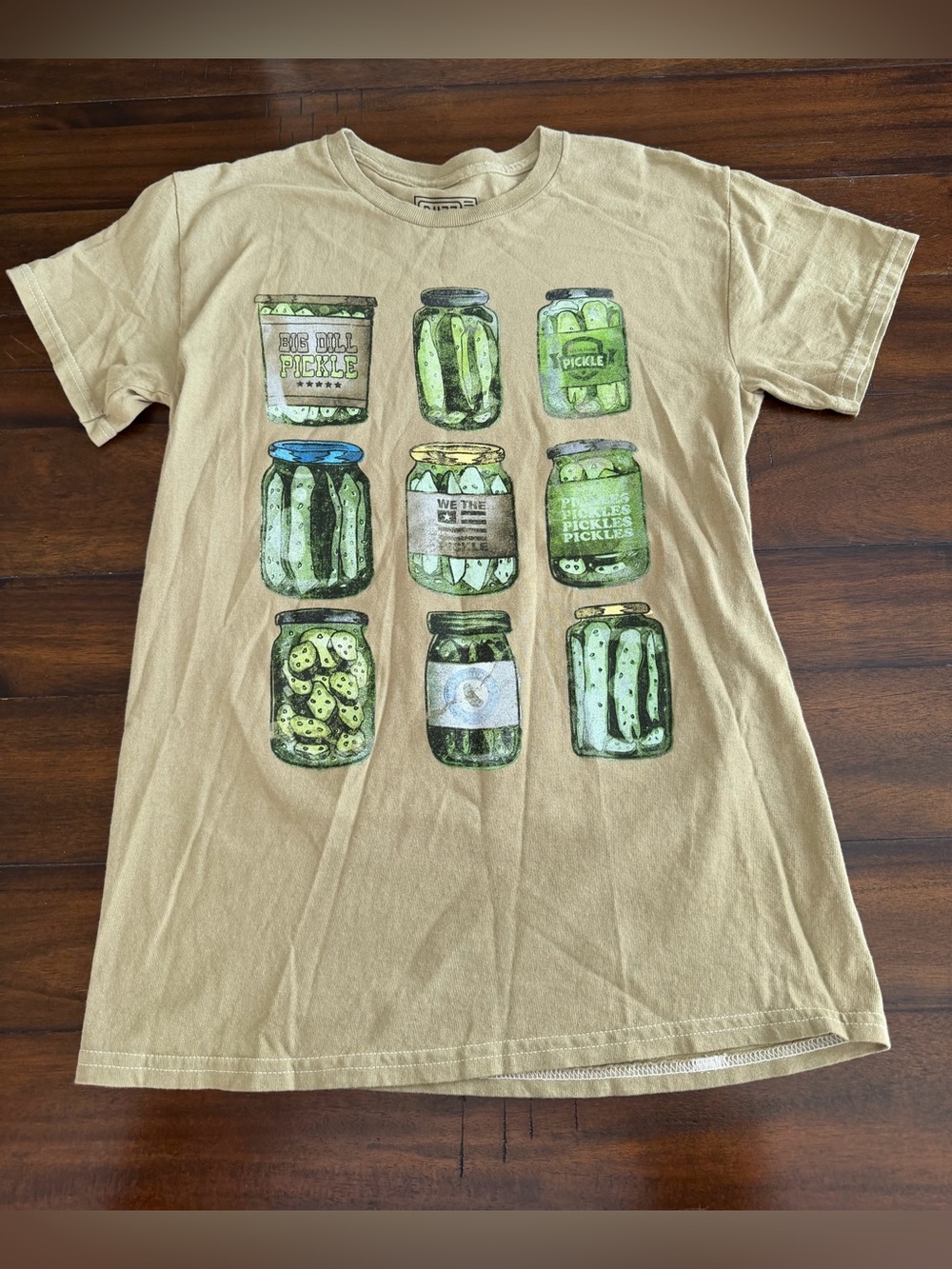 Buzz Pickle Jar Graphic Tee Small Funny Food Shirt Beige Cotton